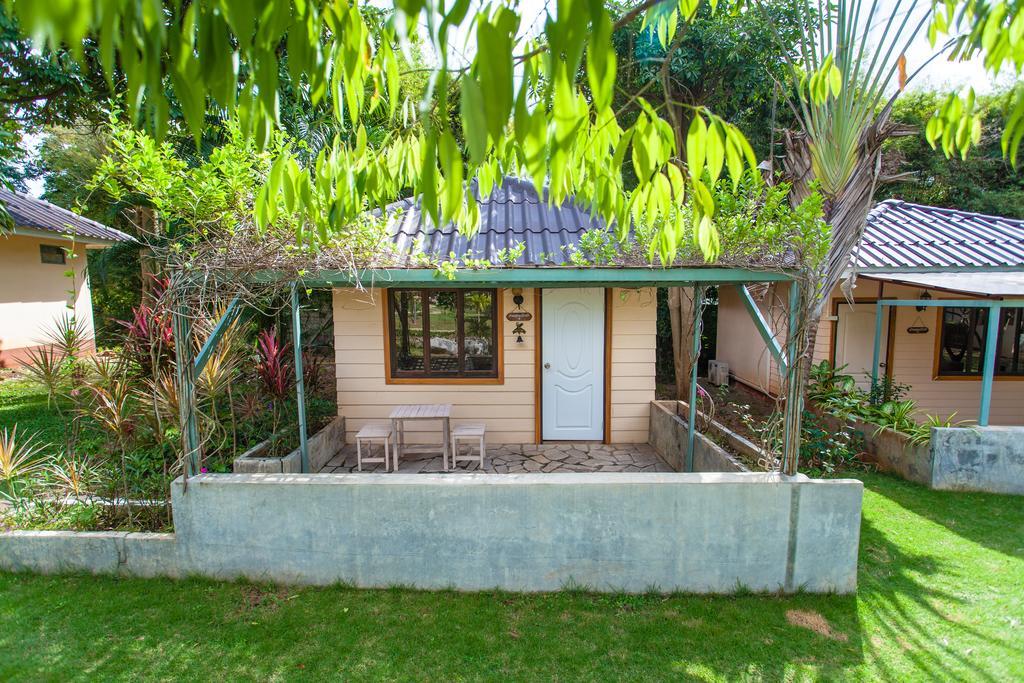 Dusit Talai Resort Nong Nam Daeng Exterior photo