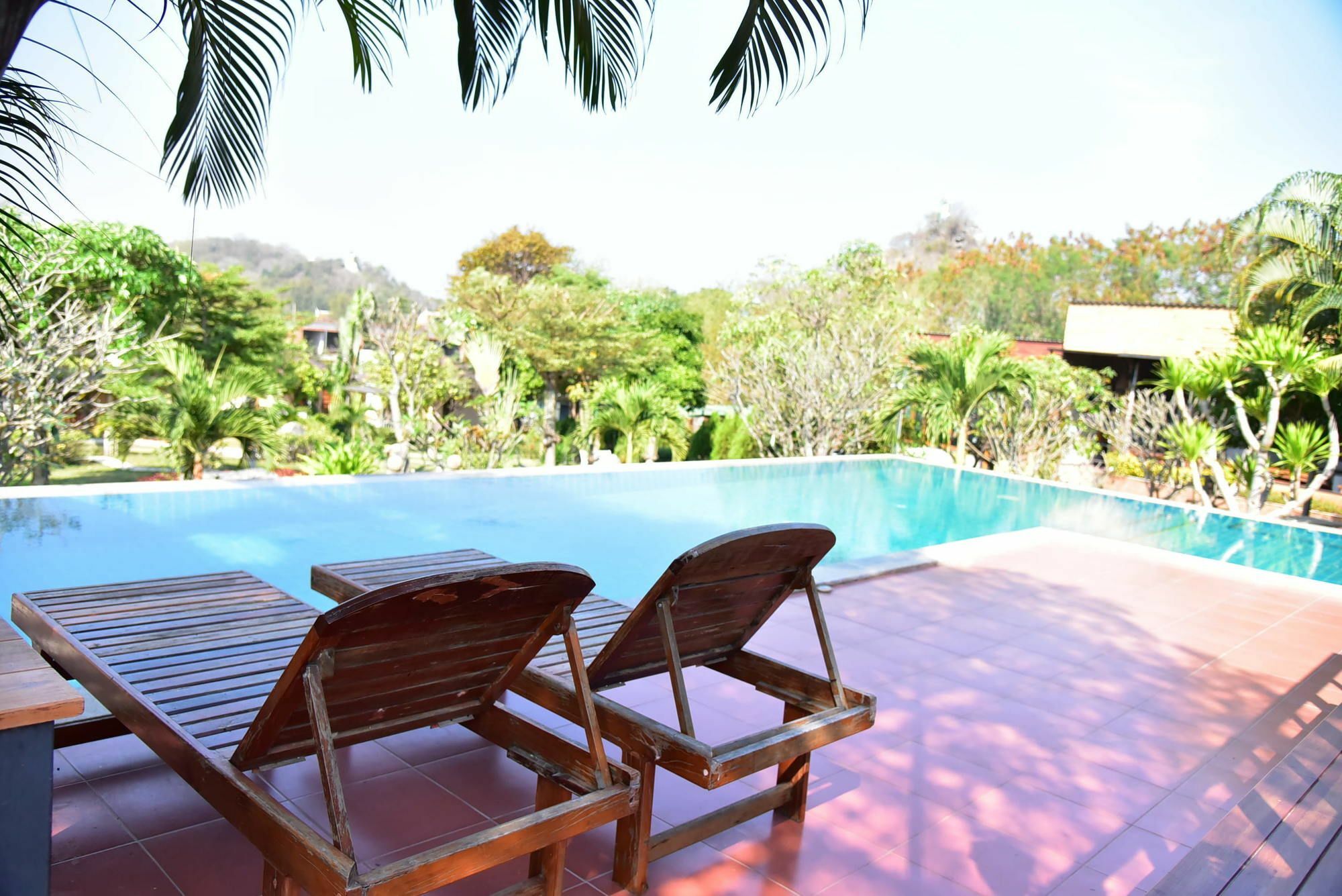 Dusit Talai Resort Nong Nam Daeng Exterior photo