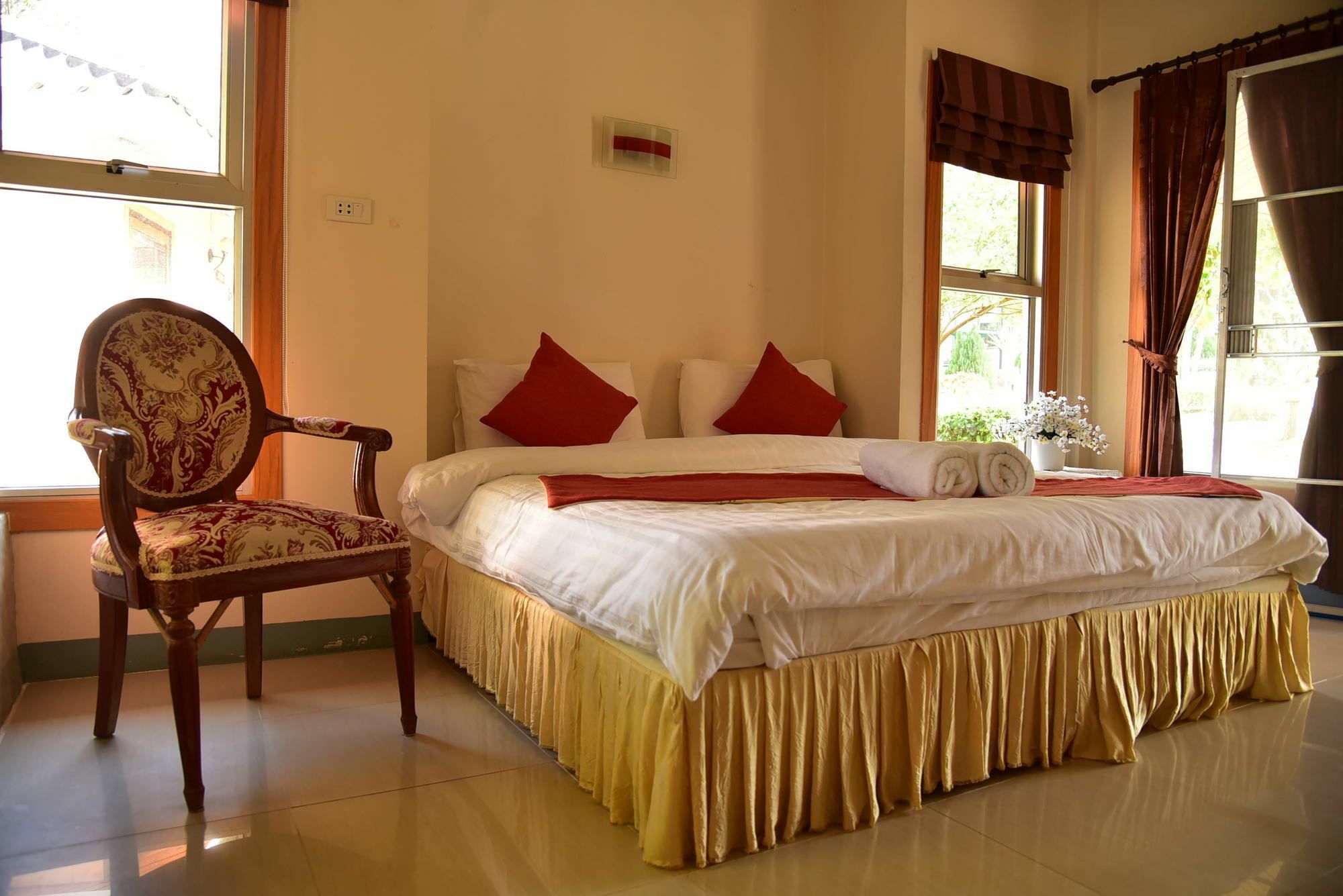 Dusit Talai Resort Nong Nam Daeng Exterior photo