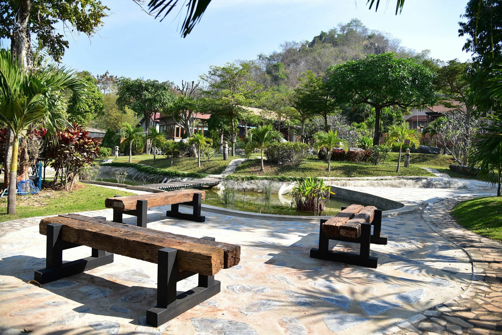 Dusit Talai Resort Nong Nam Daeng Exterior photo